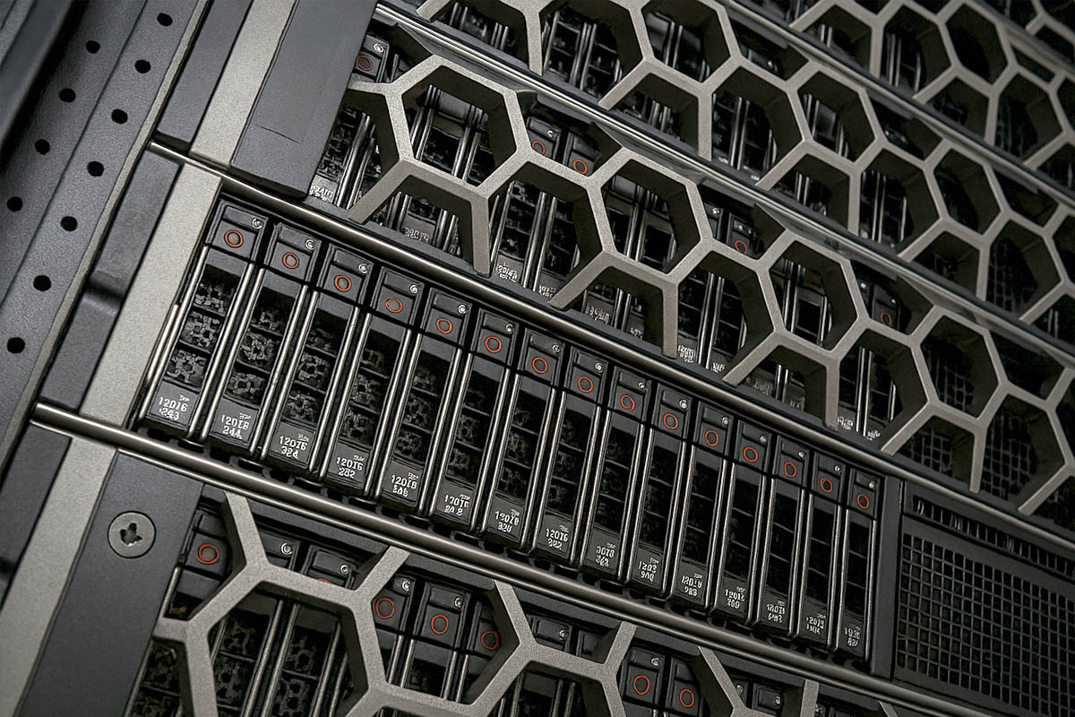 virtualizace Virtualizace IT infrastruktury pro efektivní využití hardwaru, vyšší dostupnost a snadnou správu serverů